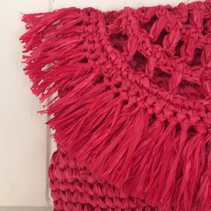 RAFFIA FRINGE CLUTCH